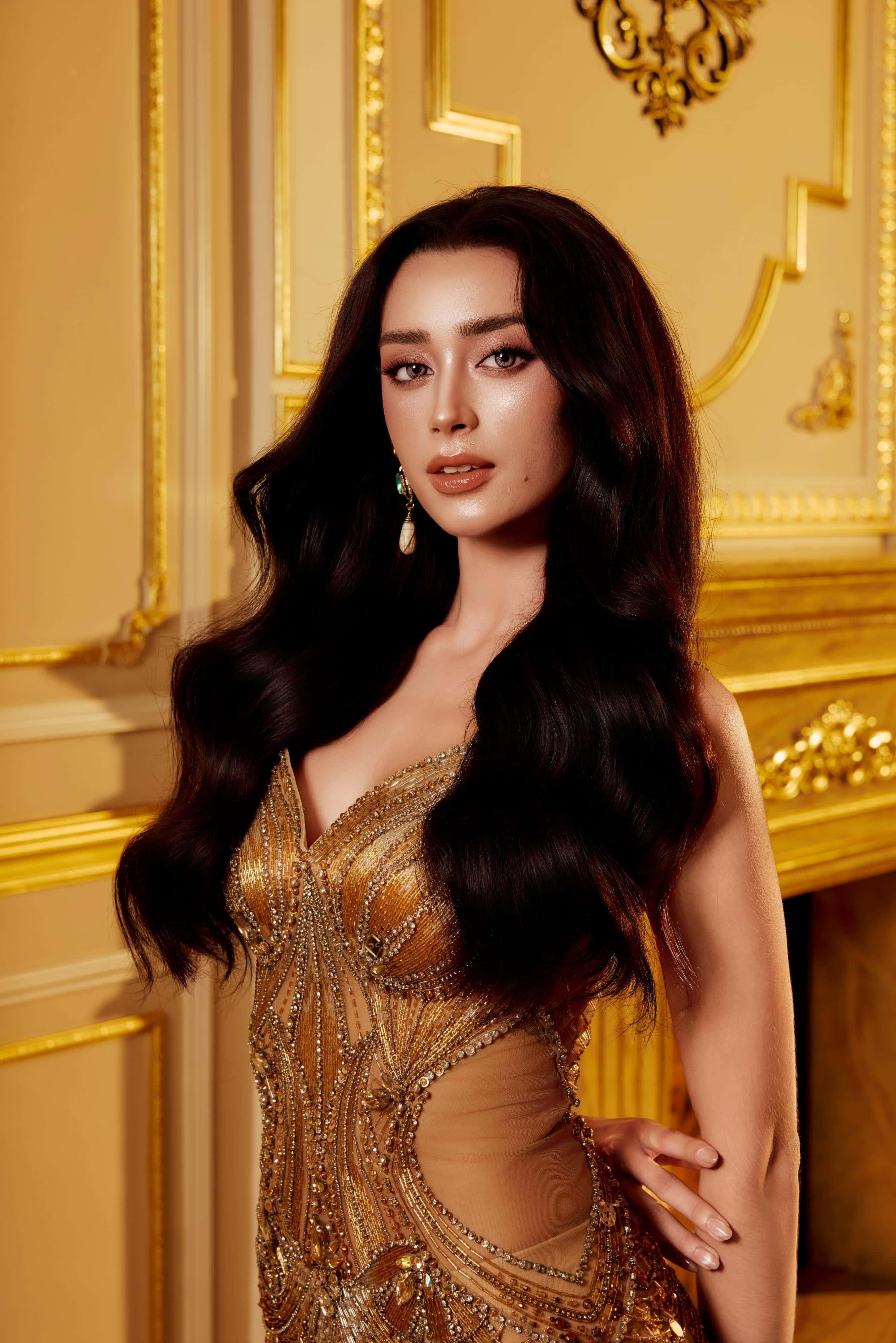 Emoura Phạm